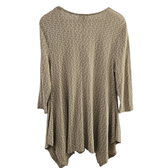 Dalin Women's Top Textured Boho Asymmetrical Hem Blouse - Picture 2 of 13